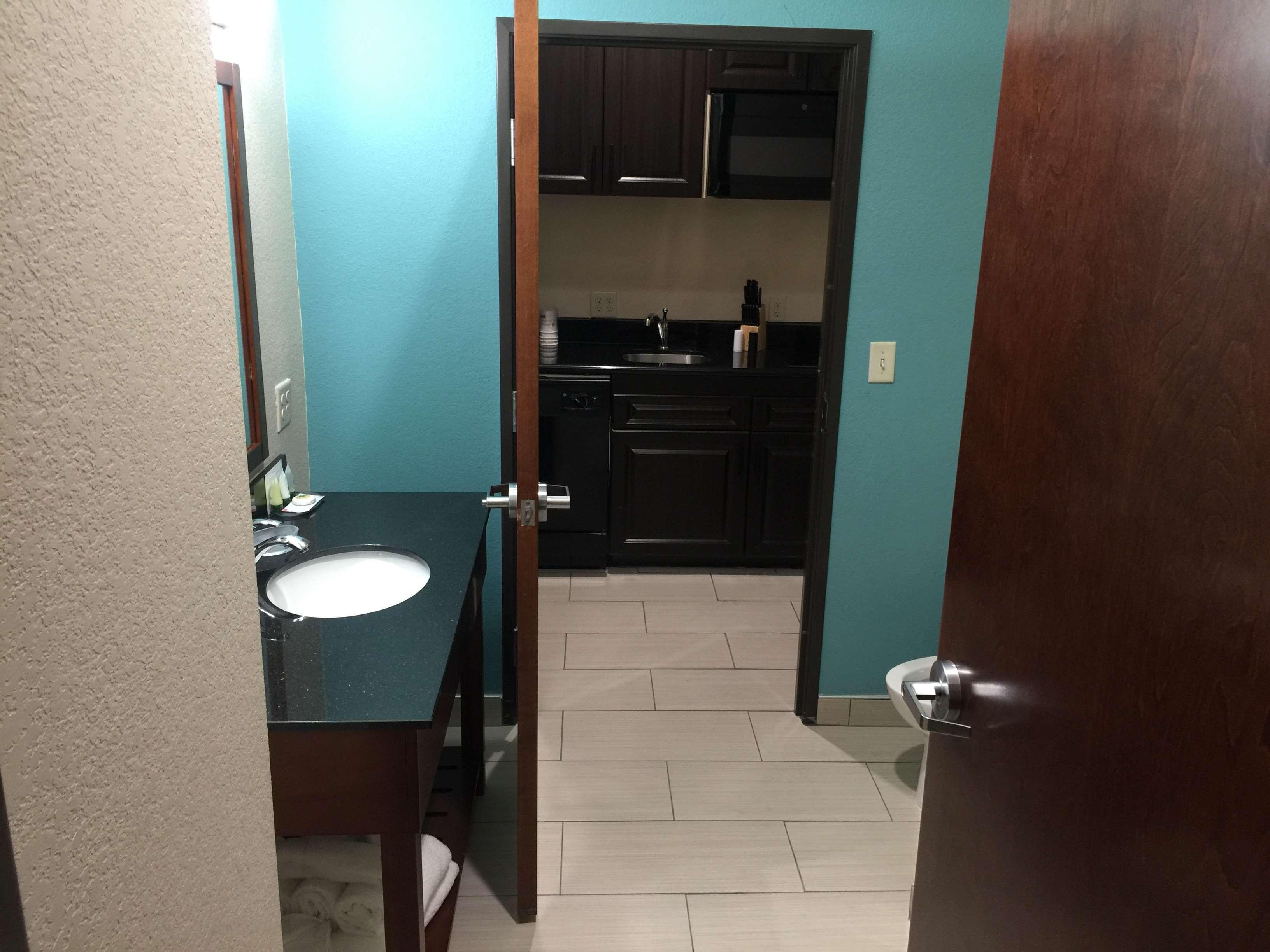 Best Western Plus/Executive Residency אלק סיטי מראה חיצוני תמונה
